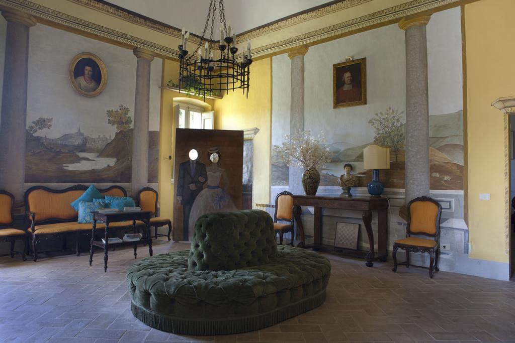 Il Broglino Villa Todi Bilik gambar