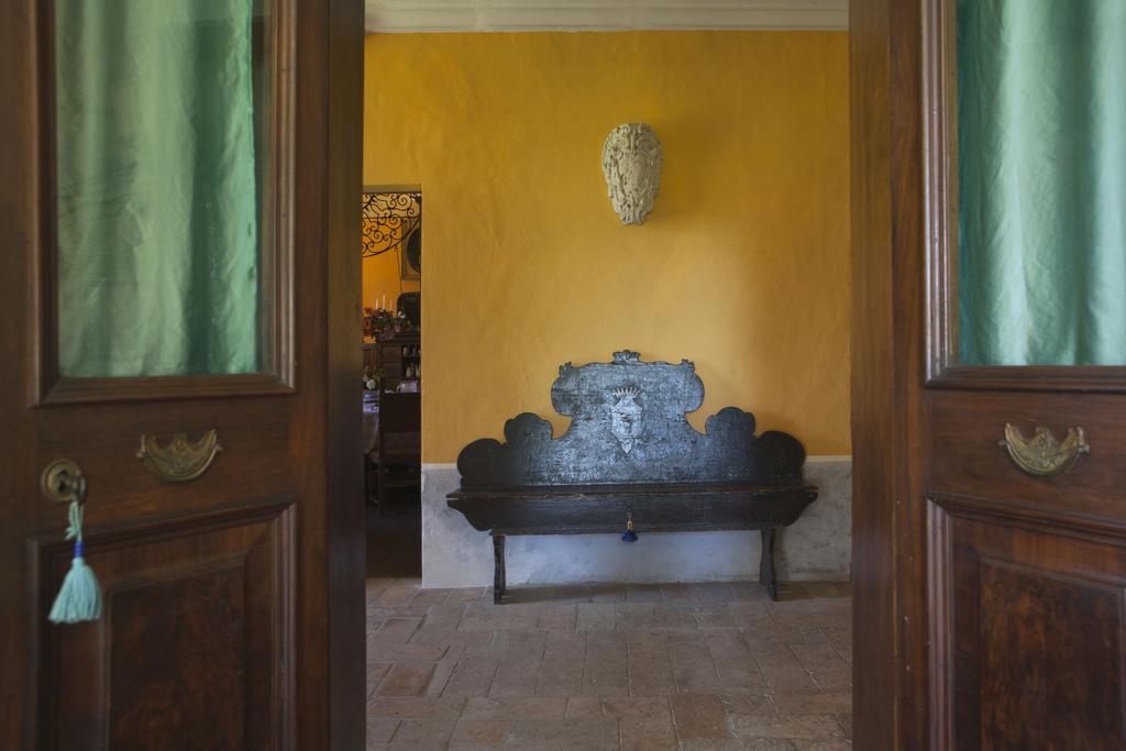 Il Broglino Villa Todi Bilik gambar