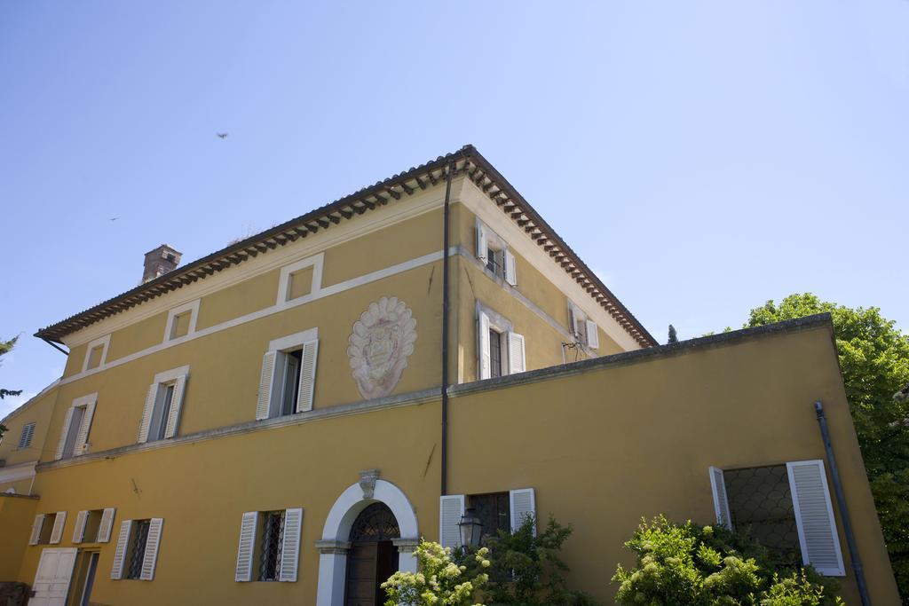Il Broglino Villa Todi Bilik gambar