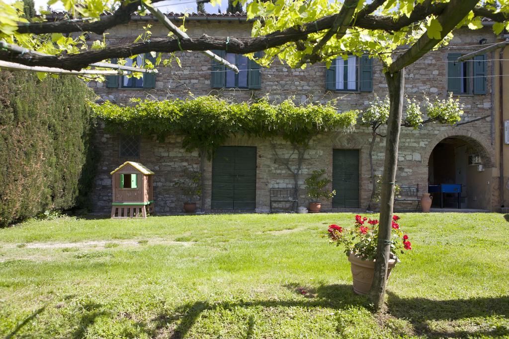Il Broglino Villa Todi Luaran gambar