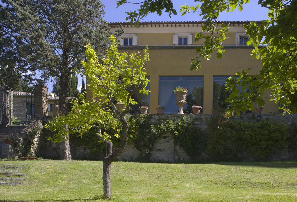 Il Broglino Villa Todi Bilik gambar